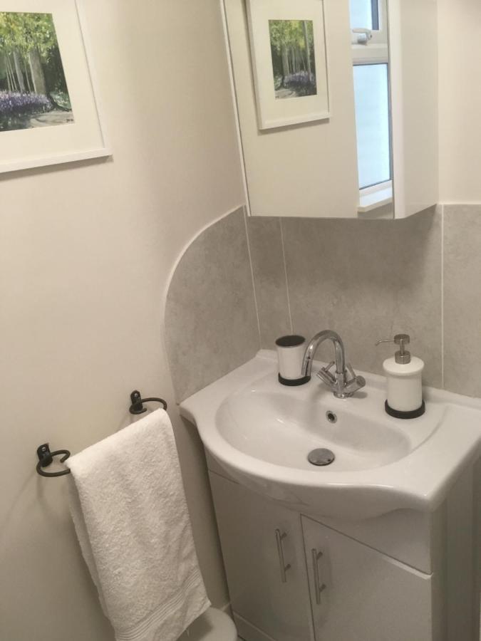 Cute Self-Contained Guest Room With Ensuite And Private Decked Porch In Glastonbury Exteriér fotografie