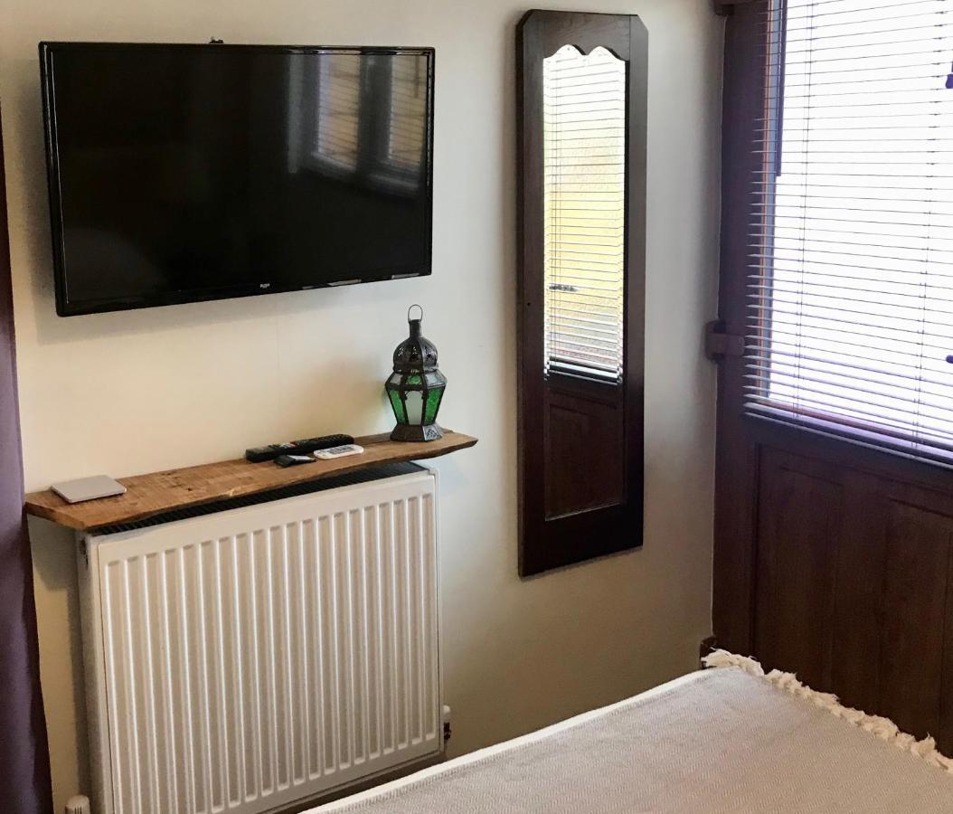 Cute Self-Contained Guest Room With Ensuite And Private Decked Porch In Glastonbury Exteriér fotografie