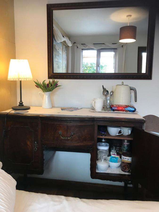 Cute Self-Contained Guest Room With Ensuite And Private Decked Porch In Glastonbury Exteriér fotografie